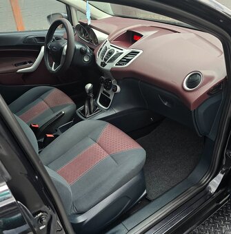 Ford Fiesta 1.25  Benzín 16v .60kw rok výroby 2010. - 11