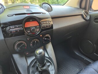 Mazda 2 1.3 MZR CE 46000Km - 11