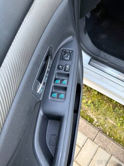 Mitsubishi Outlander - 11