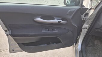 Toyota Auris 1,6i 91kw kód: 1ZR-FE - 11