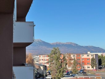 3 izbový byt v URSUSE s parkovacím státím, zariadený - 11