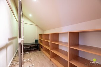 Dvojpodlažný Apartmán s garážou pod Bojnickým zámkom - 11