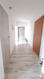 Krásny 2-izbový byt v širšom centre Prievidze - 11