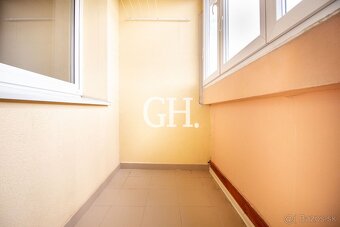 NA PREDAJ 3-izbový byt s loggiou na 8. poschodí – ulica Ľudv - 11