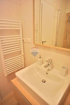 Krásny slnečný apartmán v uzavretom luxusnom komplexe na Táľ - 11