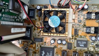 Predám stolný počítač Intel Pentium - 11