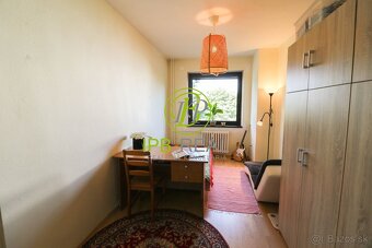 VÝBORNÁ TICHÁ LOKALITA Veľký, priestranný 3-izb. byt na Hay - 11