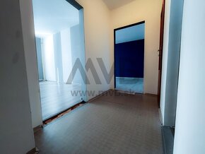 TROJIZBOVÝ BYT S BALKÓNOM V TICHOM PROSTREDÍ - 11
