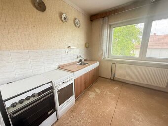 Nemčice - rodinný dom v pokojnej ulici ss pekným pozemkom - 11