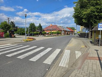 Momentálne najlepší stavebný pozemok končiaci regul potokom - 11