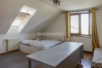 Ponúkame Vám na predaj 2 samostatné bytové jednotky -rodinný - 11