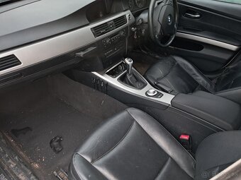 BMW e90 rozpredám na diely - 11