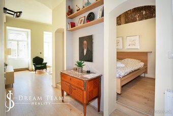 Zabehnutý apartmán - byt v centre mesta Banská Štiavnica - 11