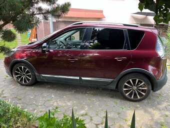 Renault Mégane Scénic 1.5dCi X-MOD - 11