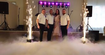 Plazivý dym a studene iskry, tanec v oblakoch - 11