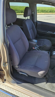 Isuzu D-MAX 3.0 automat, prvý a jediný majiteľ - 11