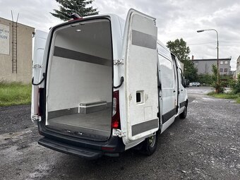 Mercedes Sprinter 414 4.1t super single Chladiarenské 230V - 11