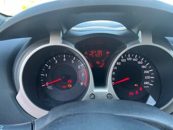 Nissan Juke 1.6i, 86 kW, benzín, 12/2010, - 11