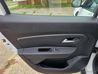 Predám výhodne zachovalú Dacia Duster benzín odpočet DPH - 11