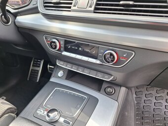 Audi Q5 2,0TFSi S Line MAX VÝBAVA - 11