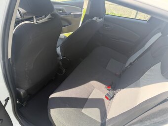 Toyota Yaris Hibrid 1.5 - 11