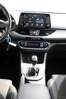 HYUNDAI i30 CW Family 1,6 CRDi 85 kW - 11