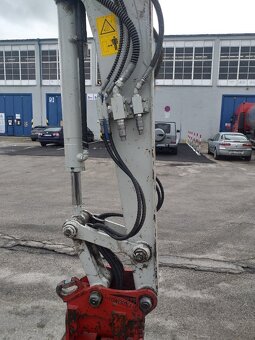 TAKEUCHI TB260 - 5800KG - 11