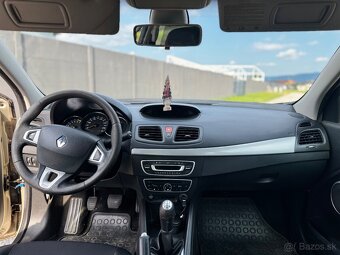 RENAULT FLUENCE 1.6 - 11