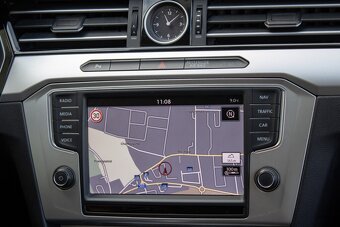 Volkswagen Passat Variant 2.0 TDI DSG - 11