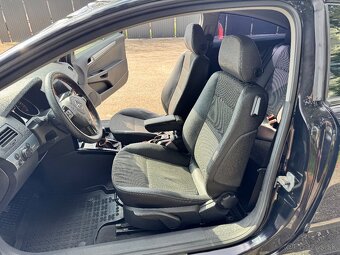 Opel Astra H GTC 1.8 - 11
