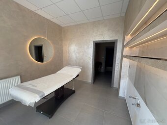 Priestory pripravené pre kozmetický salón - 11
