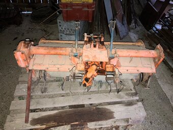 Kubota B5000 - 11