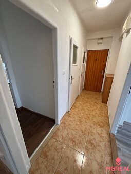 2 a pól izbový byt Topoľčany / PRENAJOM - 11