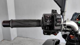 Yamaha MT-10 - 11