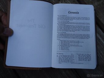 Predám vreckovú BIBLIU viazanú v umelej koži - 11