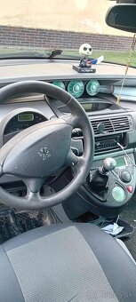 Peugeot 807 - 11
