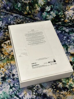 Apple iPad 10.9 2022 10 gen + Epico keyboard + Epico Flip - 11