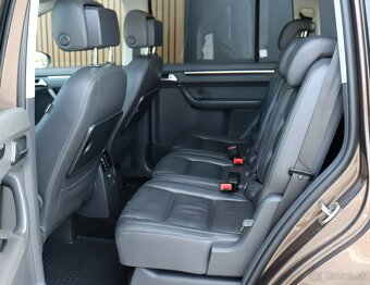 Volkswagen Touran 2.0 TDI Highline DSG - 11