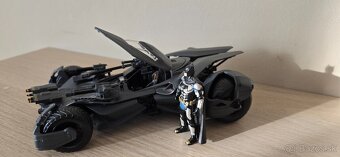 BATMAN JADA kovová kolekcia BATMOBILE, mierka 1:24 - 11