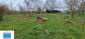 Na predaj výborná záhrada 1640 m2 s domom - chatkou - Pačéro - 11