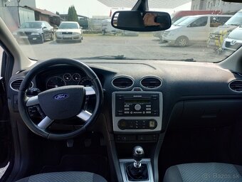 Ford Focus Kombi 2.0 TDCi Ghia - 11