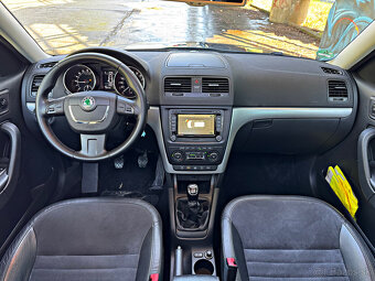 ŠKODA YETI 2.0TDI 4x4 ELEGANCE MAX BI-XENON NAVI PANORÁMA - 11