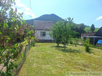 Murovaný dom s dreveničkou na krásnom a tichom mieste s ve - 11