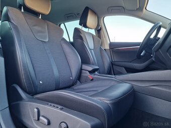 ŠKODA OCTAVIA COMBI 2.0TDI SCR STYLE DSG - 11