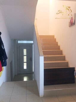 Jedinečná apartmánová nehnutelnosť s bazénom a záhradou - 11