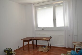 3-izbový, prerobený byt s loggiou. ZĽAVA - 11