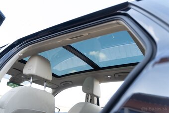 Škoda Superb Combi Panoráma - 11