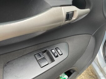 Toyota Auris 1.4 2008 - 11