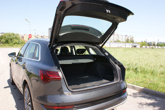 Audi E-tron 50 quattro - 11