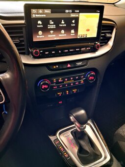 Kia Ceed SW kombi Automat - 11